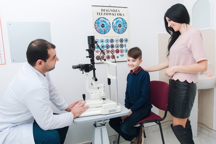 7 things to consider before booking an eye test in bilston img